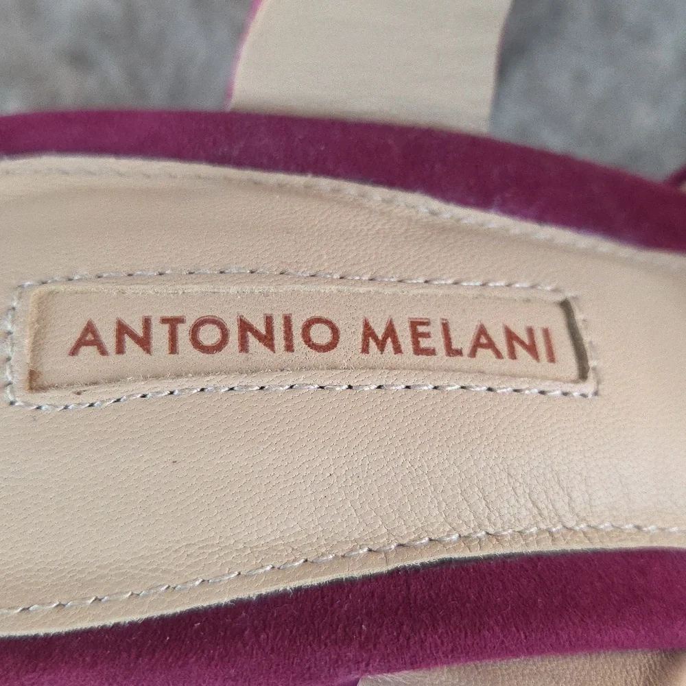 ANTONIO MELANI Magenta Suede Block Heel Sandals